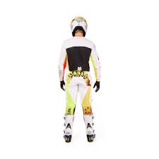 TRAJE FOX 180 HELLO FUTURE